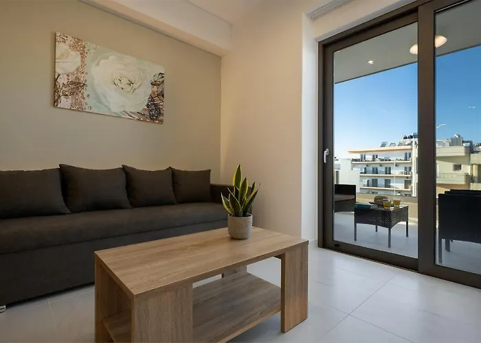 מלון דירות Ruby Luxury 4*