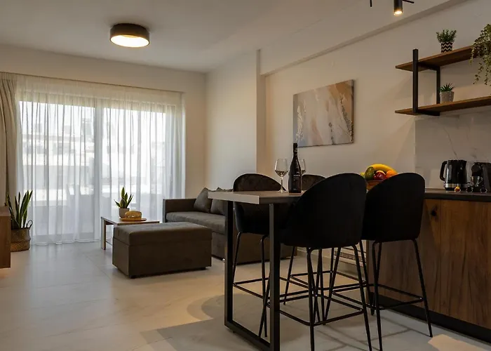 Ruby Luxury מלון דירות 4*