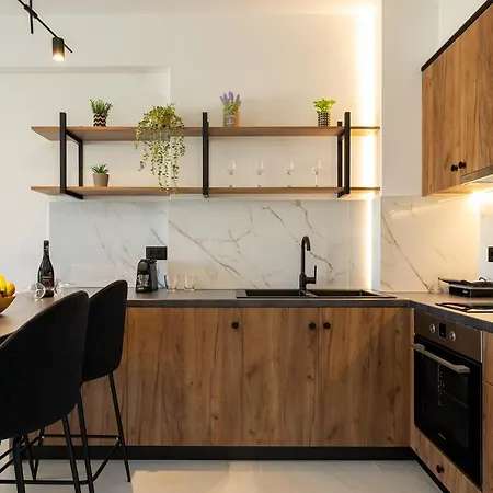 Ruby Luxury ハニア